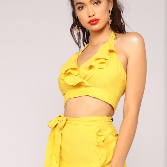 Fashionnova walk on the beach set - Picture 2 of 7